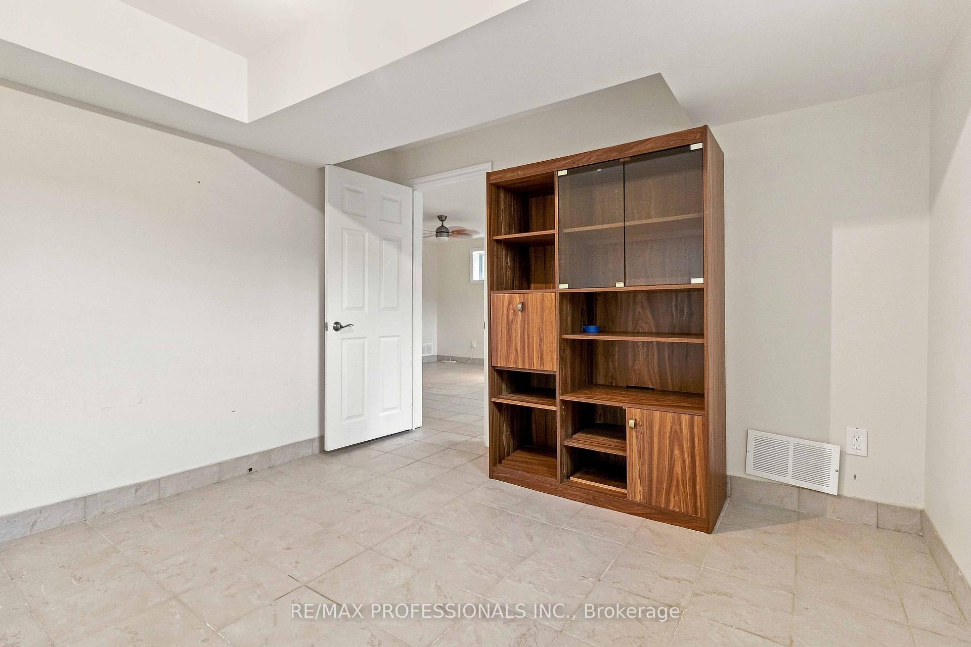 Photo 27 of 7449 Pickfair Drive, Mississauga, Malton — HOMEH