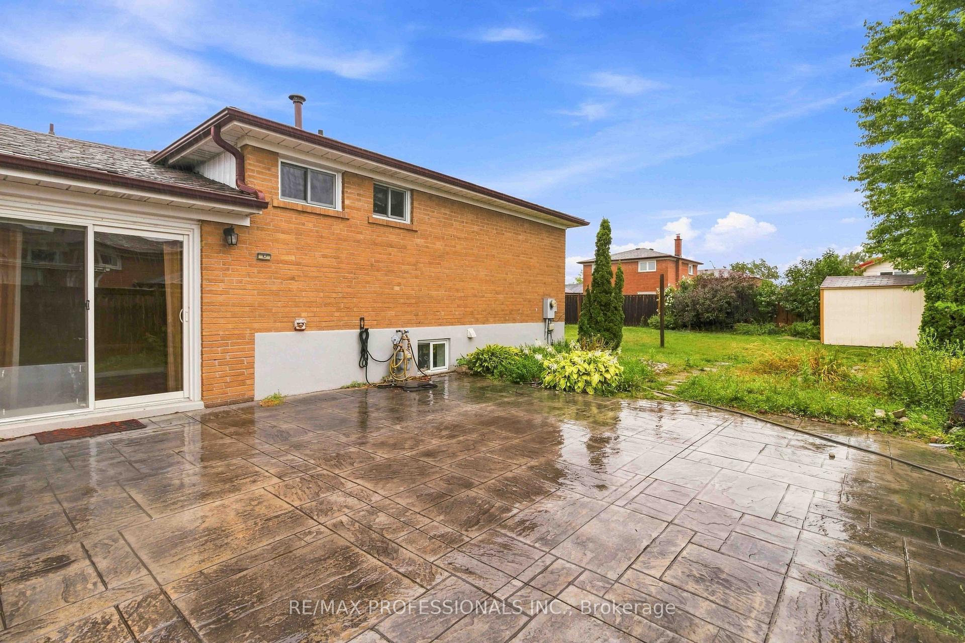 Photo 30 of 7449 Pickfair Drive, Mississauga, Malton — HOMEH