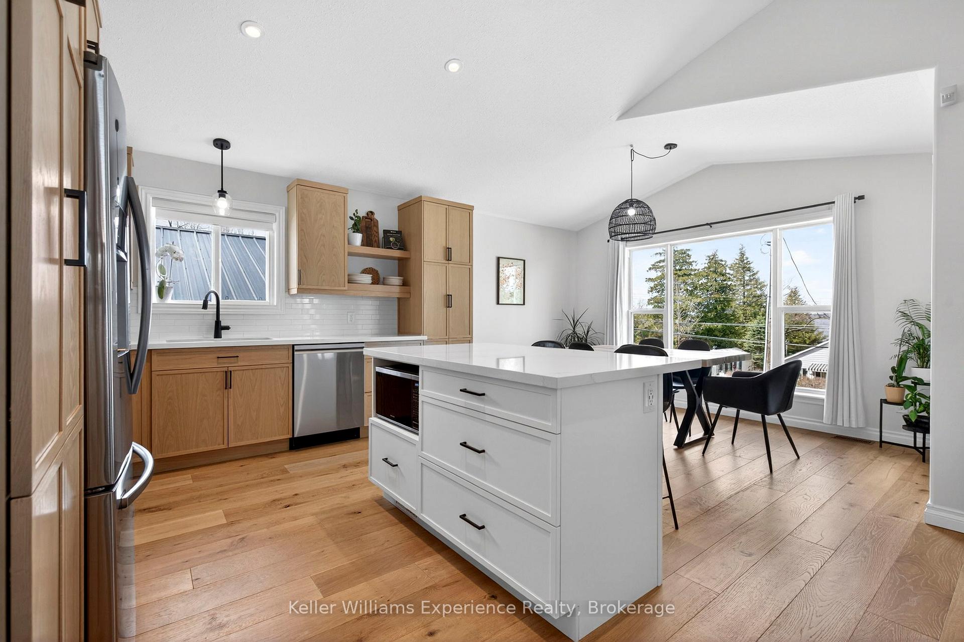 Photo 3 of 75 Hoyt Avenue, Tay, Victoria Harbour — HOMEH