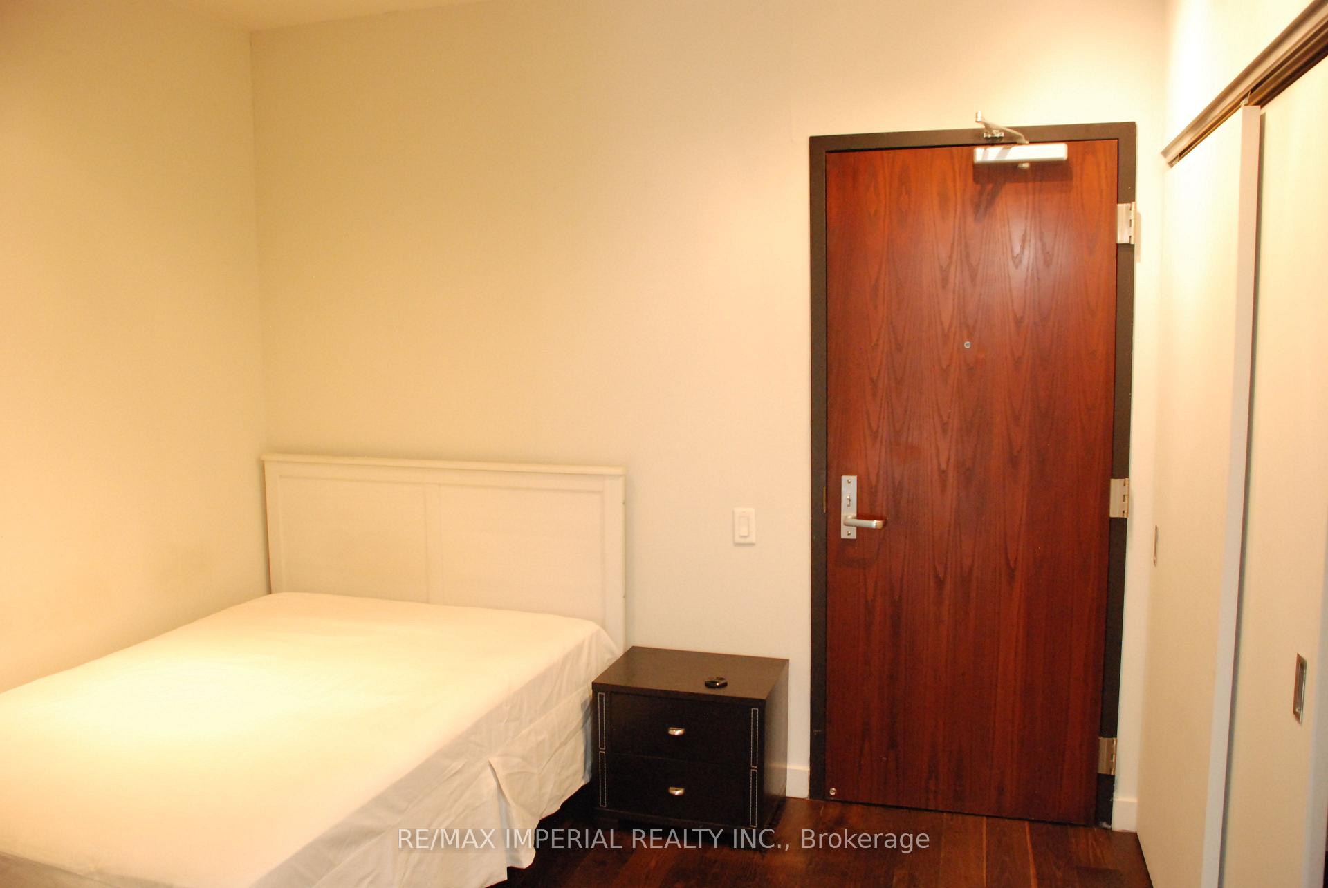Photo 4 of Unit 405, 25 oxley Street, Toronto, Waterfront Communities — HOMEH