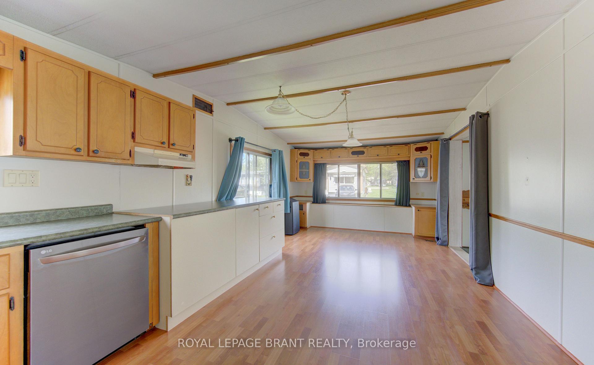 Photo 8 of Unit 196, 580 Beaver Creek Road, Waterloo, Erbsville/Laurelwood — HOMEH