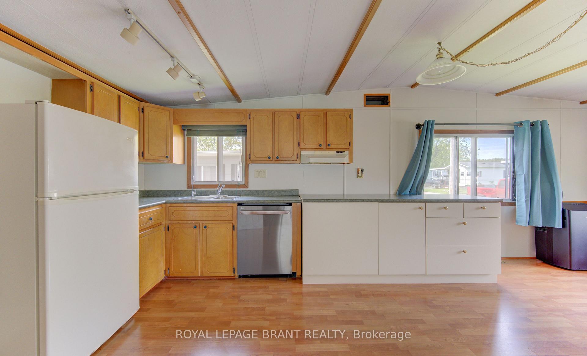 Photo 11 of Unit 196, 580 Beaver Creek Road, Waterloo, Erbsville/Laurelwood — HOMEH