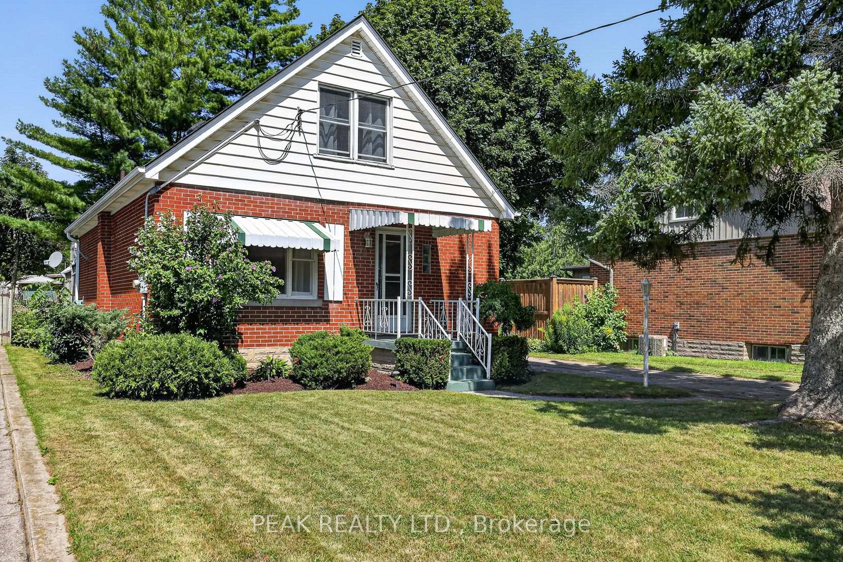 Photo 1 of 78 Belleview Avenue, Kitchener, Auditorium — HOMEH