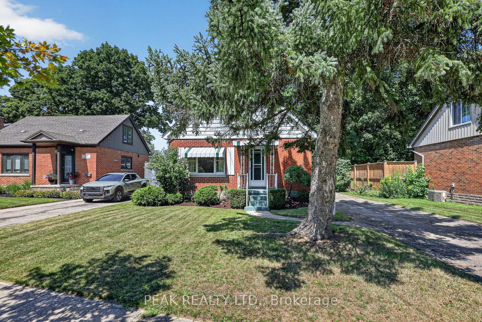 Photo 3 of 78 Belleview Avenue, Kitchener, Auditorium — HOMEH