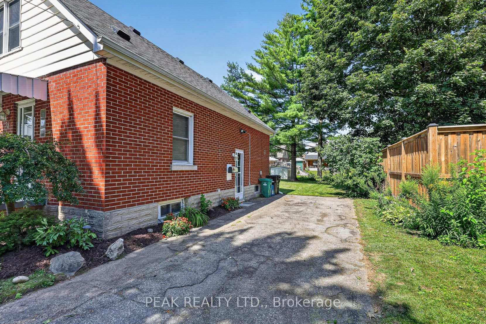 Photo 4 of 78 Belleview Avenue, Kitchener, Auditorium — HOMEH