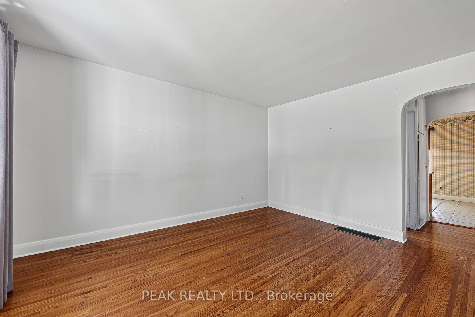Photo 11 of 78 Belleview Avenue, Kitchener, Auditorium — HOMEH
