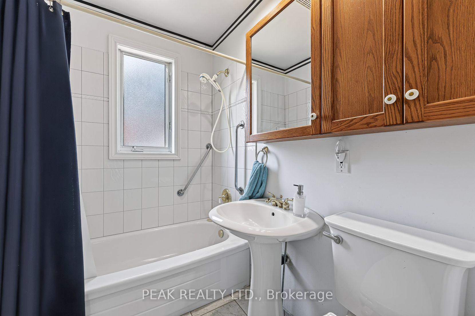 Photo 16 of 78 Belleview Avenue, Kitchener, Auditorium — HOMEH
