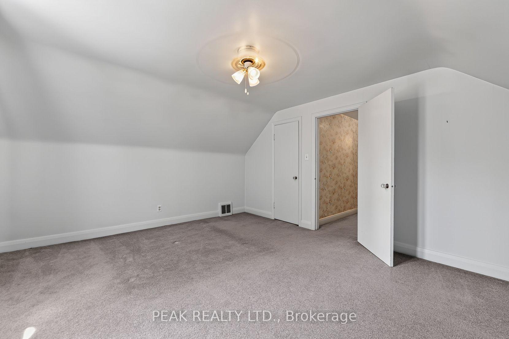 Photo 24 of 78 Belleview Avenue, Kitchener, Auditorium — HOMEH