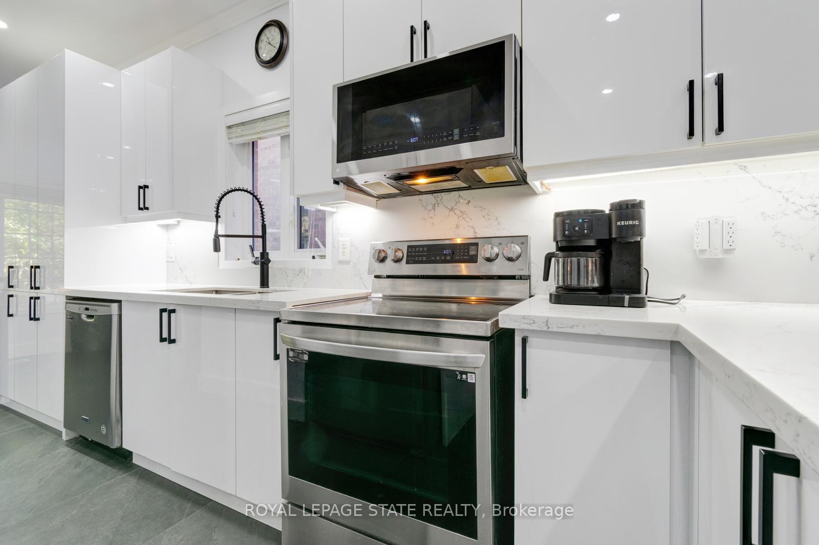 Photo 11 of 33 Panorama Way, Hamilton, Stoney Creek — HOMEH