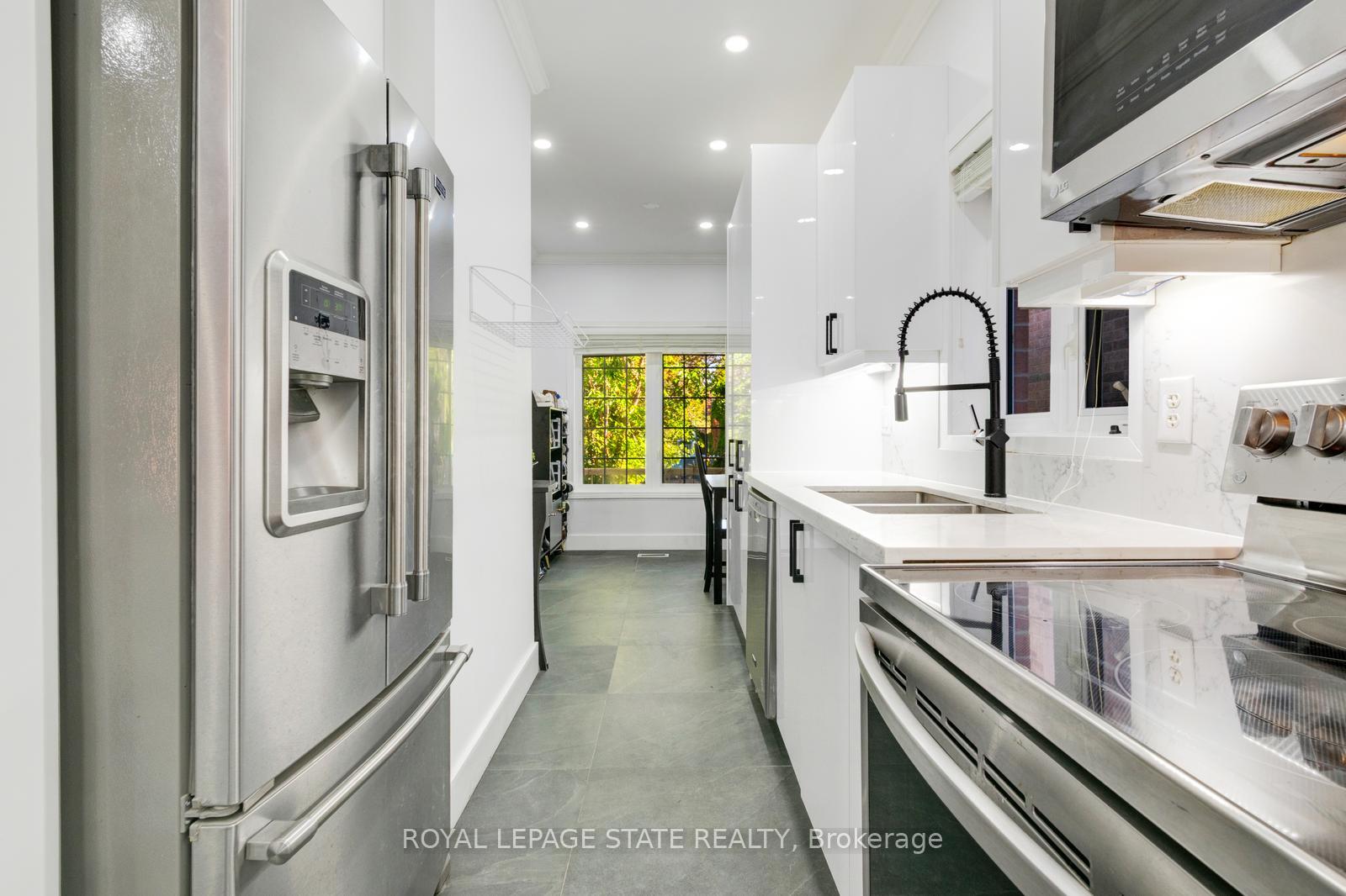 Photo 13 of 33 Panorama Way, Hamilton, Stoney Creek — HOMEH