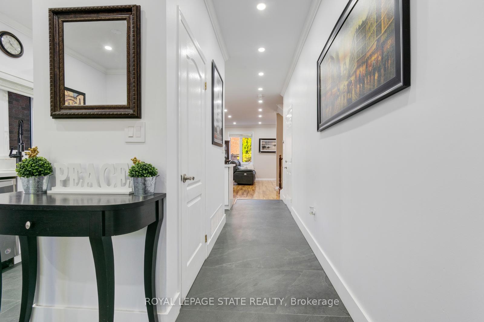 Photo 14 of 33 Panorama Way, Hamilton, Stoney Creek — HOMEH