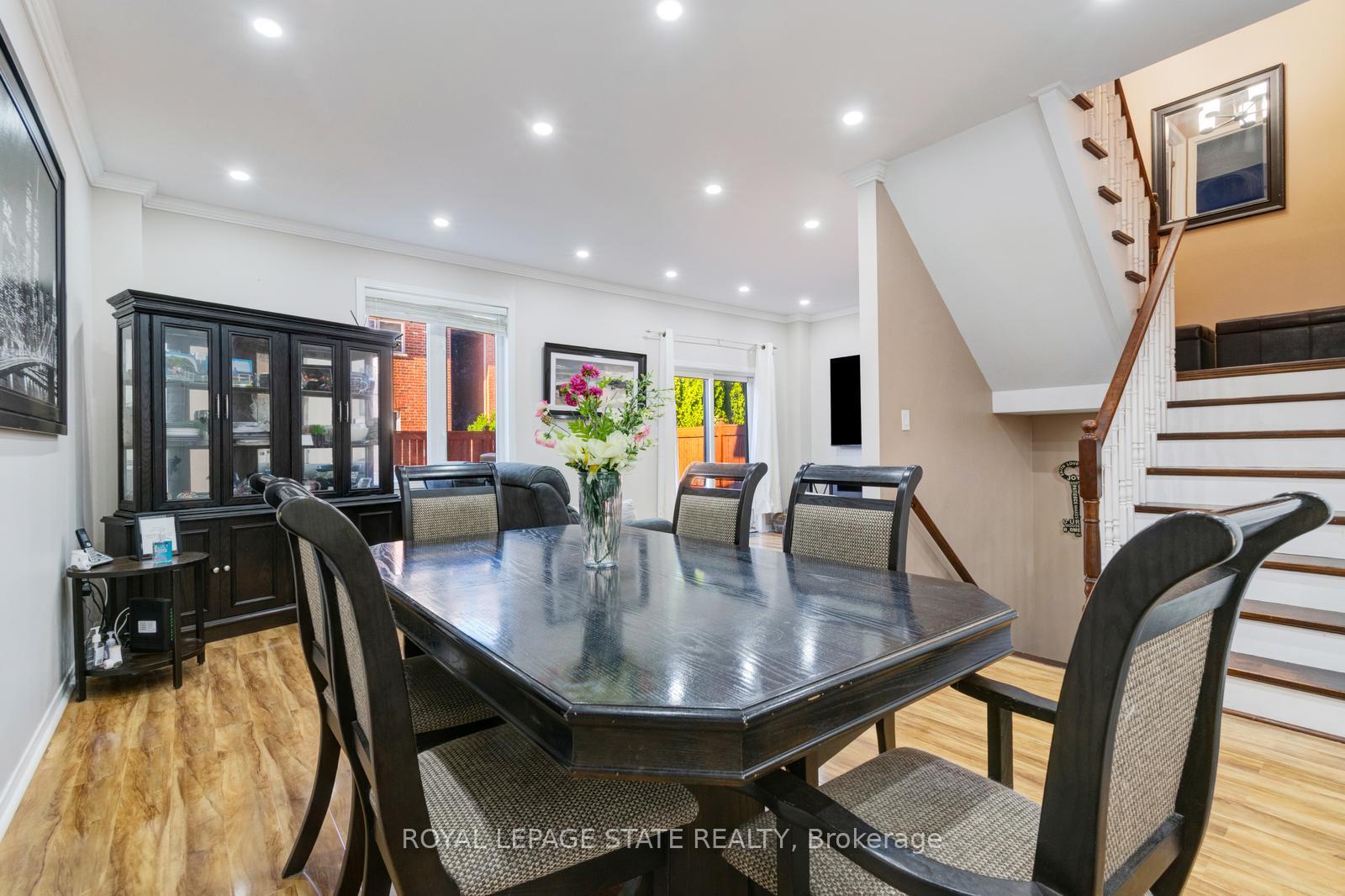 Photo 18 of 33 Panorama Way, Hamilton, Stoney Creek — HOMEH