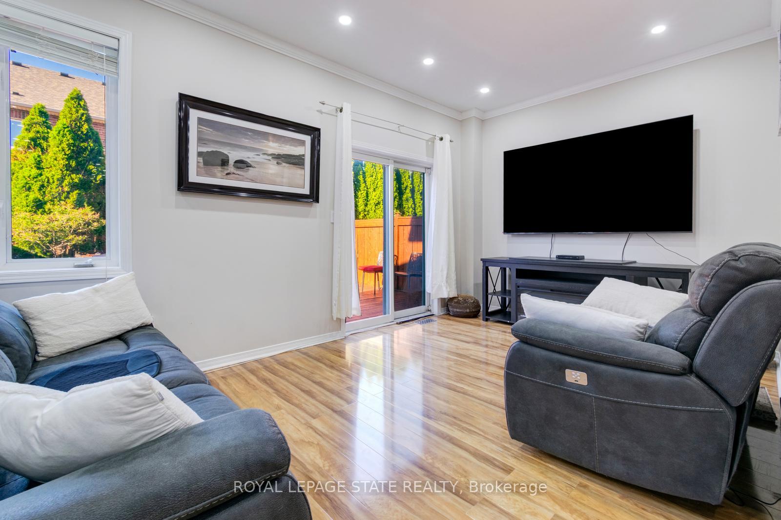 Photo 20 of 33 Panorama Way, Hamilton, Stoney Creek — HOMEH