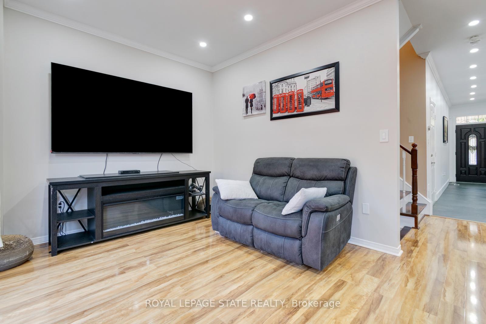 Photo 21 of 33 Panorama Way, Hamilton, Stoney Creek — HOMEH