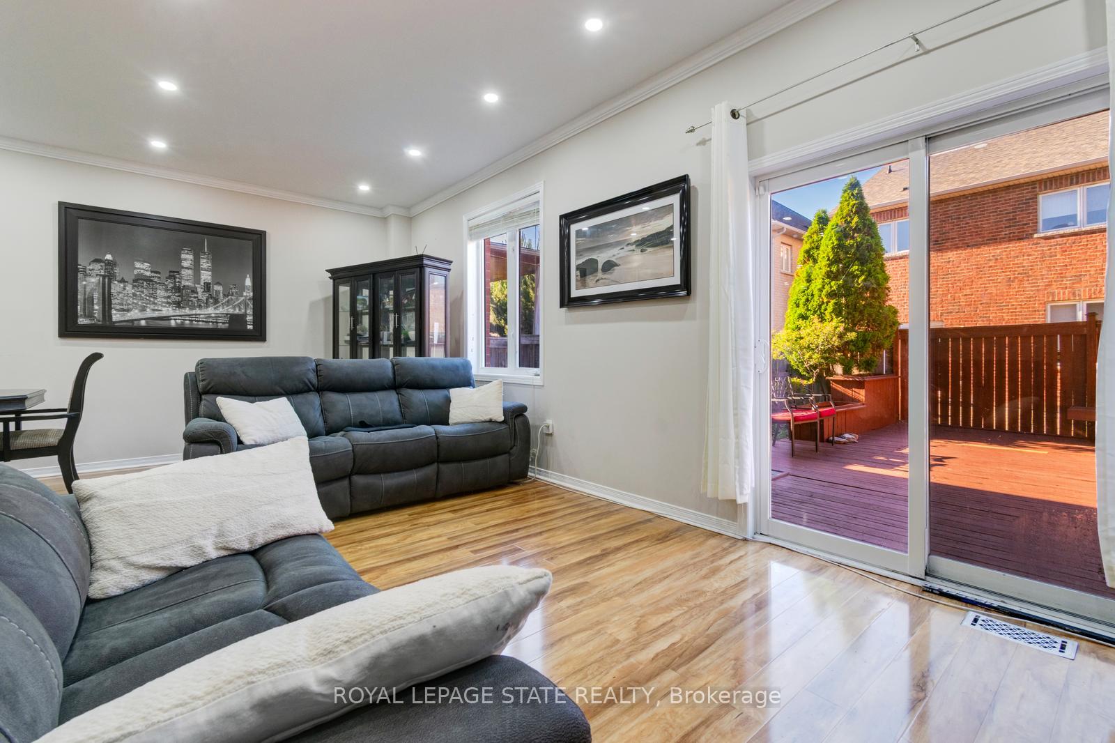 Photo 22 of 33 Panorama Way, Hamilton, Stoney Creek — HOMEH