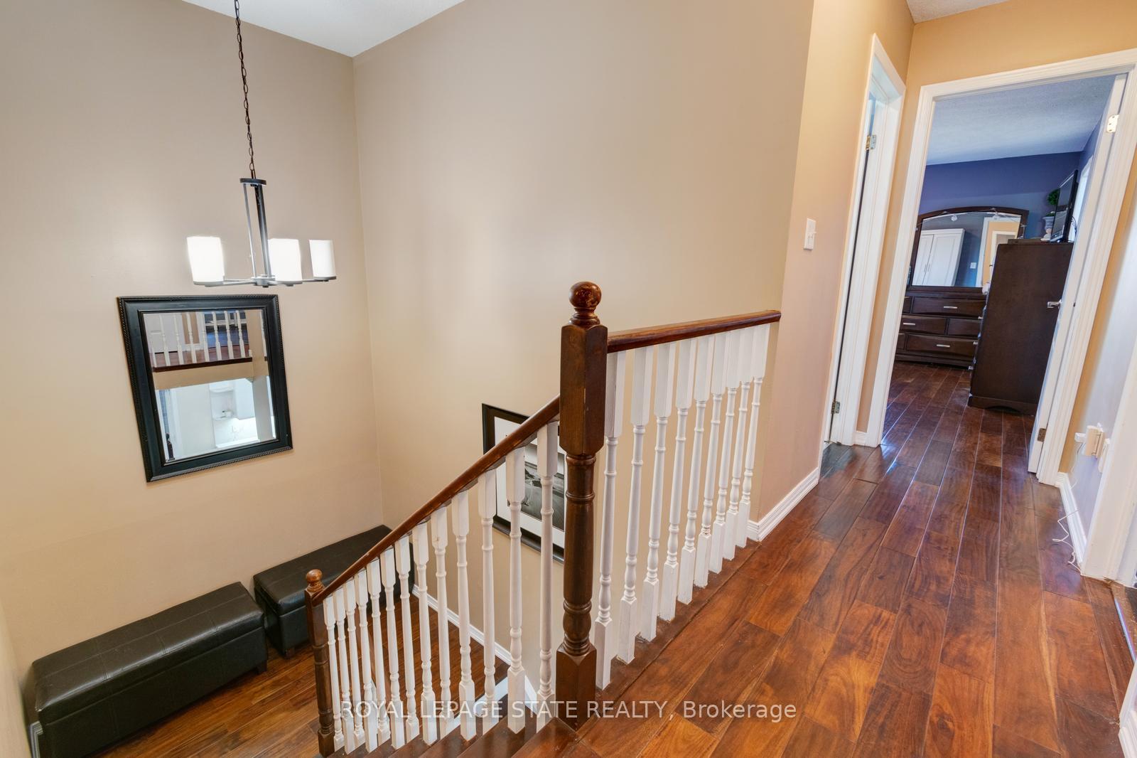 Photo 24 of 33 Panorama Way, Hamilton, Stoney Creek — HOMEH