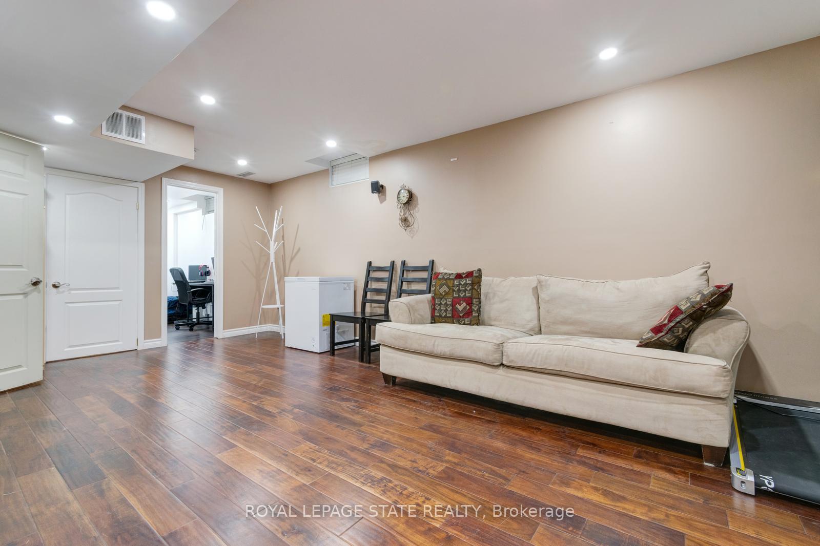 Photo 41 of 33 Panorama Way, Hamilton, Stoney Creek — HOMEH