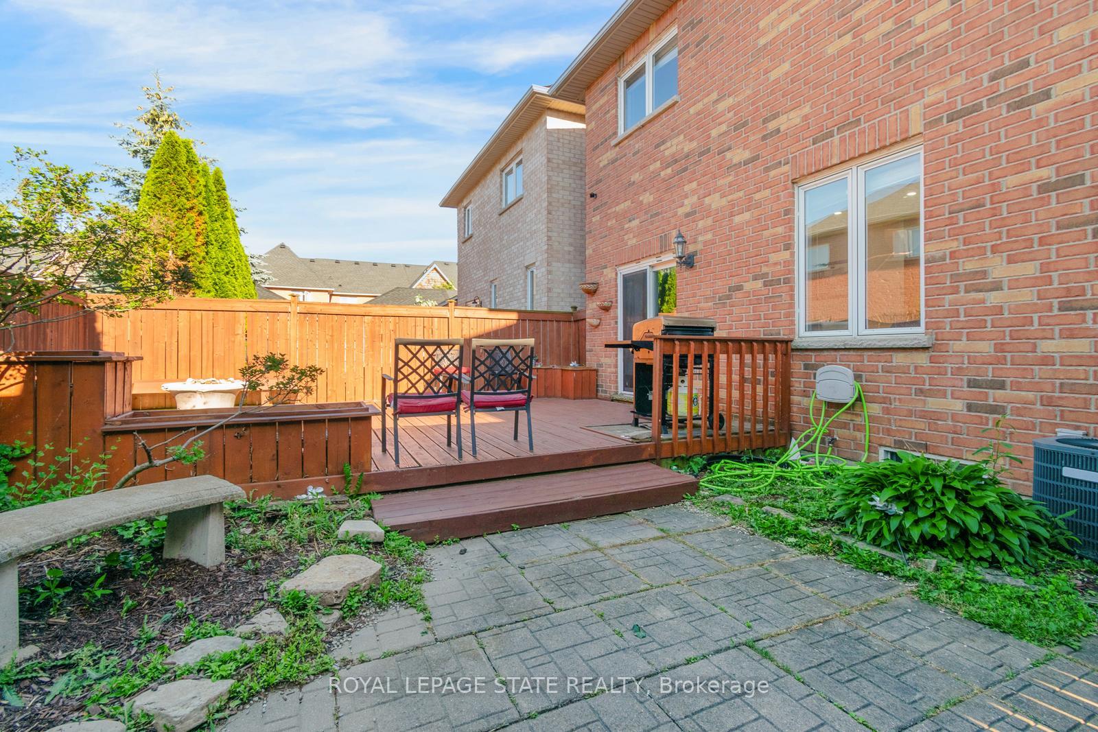 Photo 47 of 33 Panorama Way, Hamilton, Stoney Creek — HOMEH