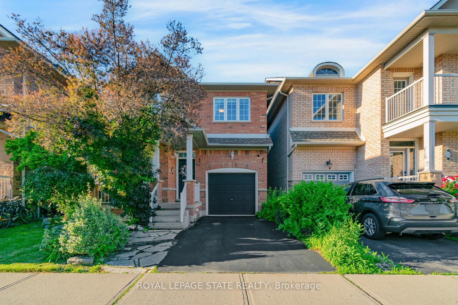 Photo 4 of 33 Panorama Way, Hamilton, Stoney Creek — HOMEH