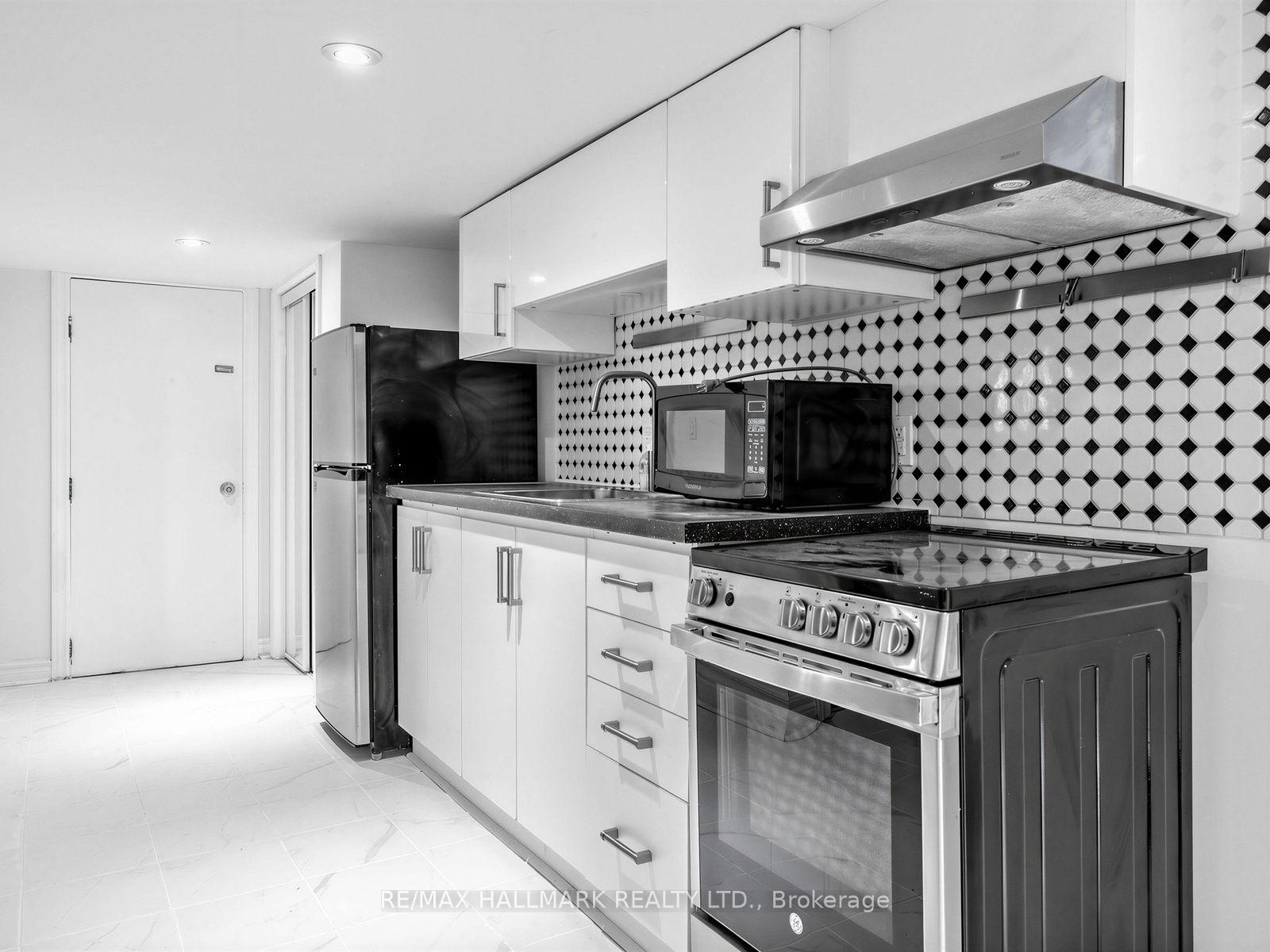 Photo 5 of Unit Lower, 271 Atlas Avenue, Toronto, Oakwood Village — HOMEH