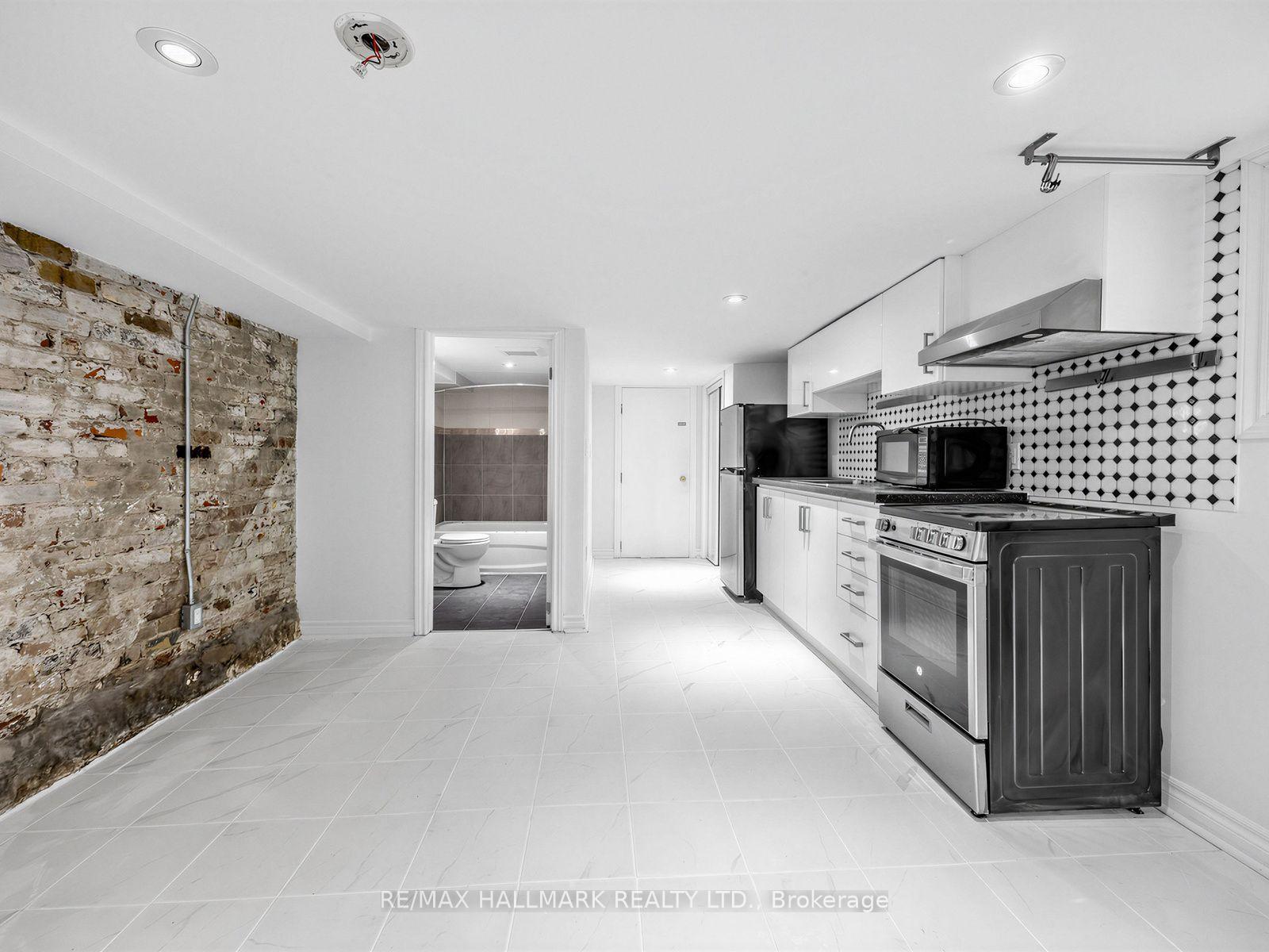 Photo 6 of Unit Lower, 271 Atlas Avenue, Toronto, Oakwood Village — HOMEH