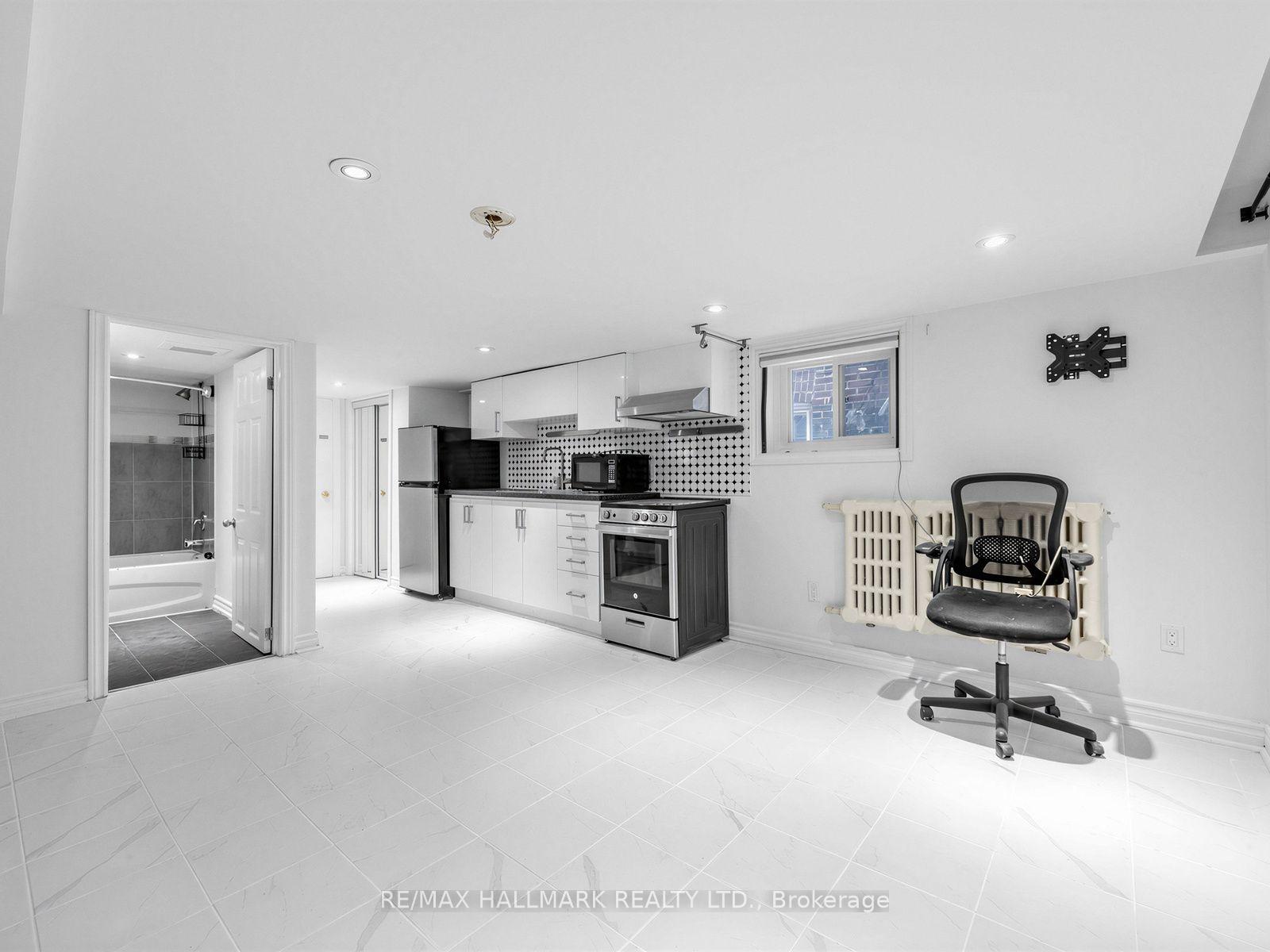 Photo 7 of Unit Lower, 271 Atlas Avenue, Toronto, Oakwood Village — HOMEH