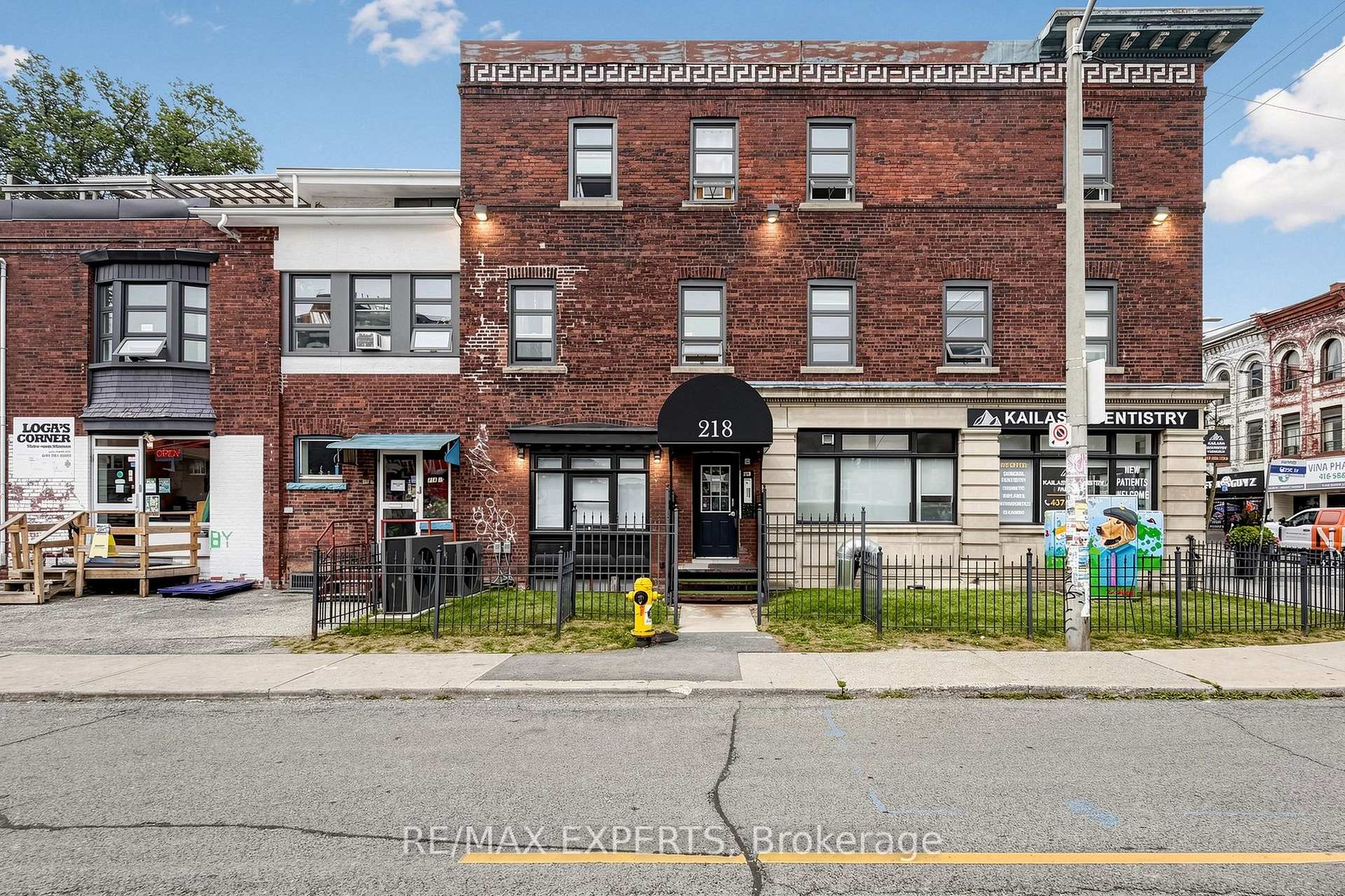 Photo 1 of Unit 204, 218 Close Avenue, Toronto, South Parkdale — HOMEH