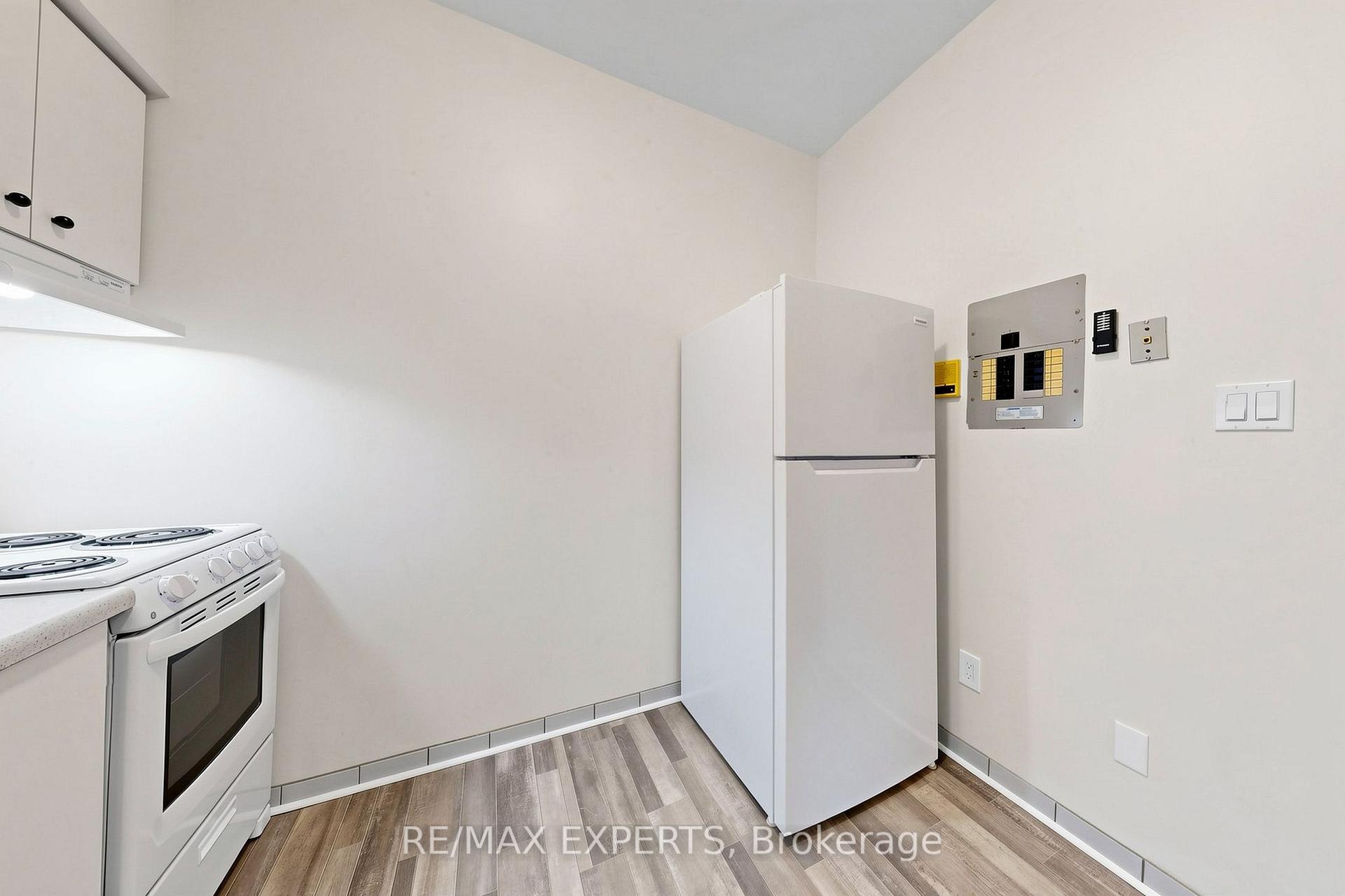 Photo 13 of Unit 204, 218 Close Avenue, Toronto, South Parkdale — HOMEH
