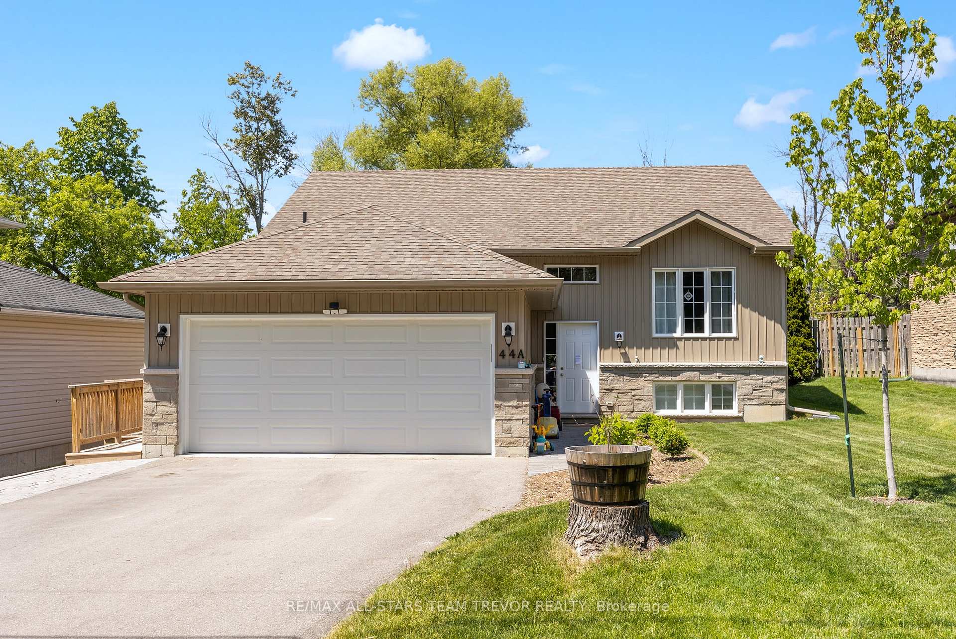 Front of Unit Lower, 44A Evelyn Avenue