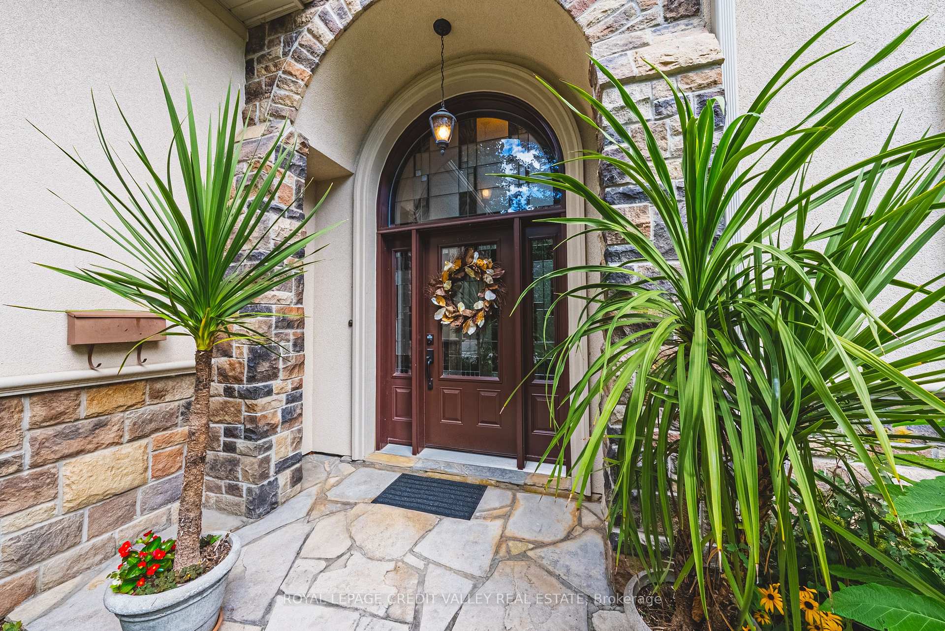 Photo 4 of 471 The Kingsway, Etobicoke, Kingsway South — HOMEH