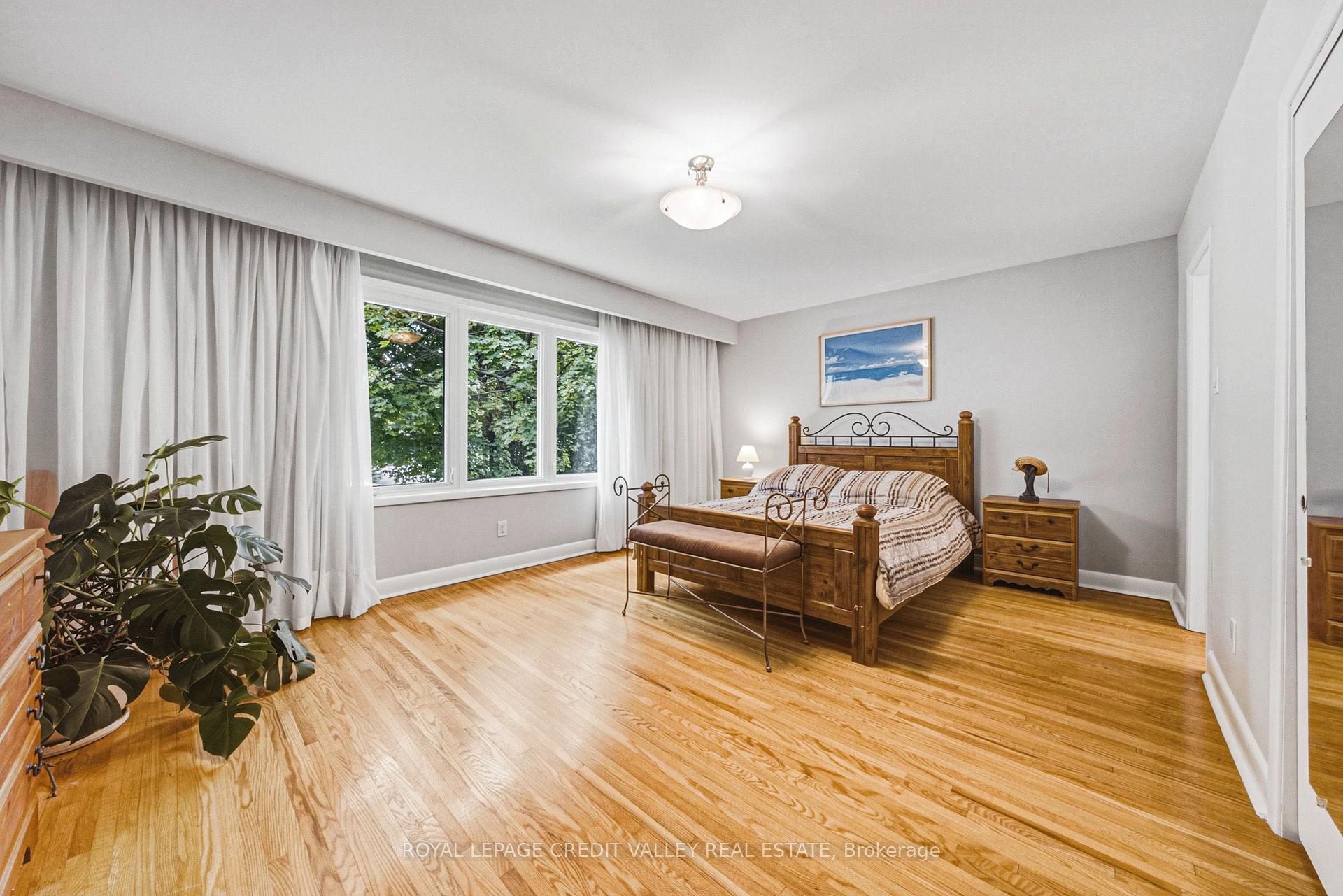Photo 17 of 471 The Kingsway, Etobicoke, Kingsway South — HOMEH
