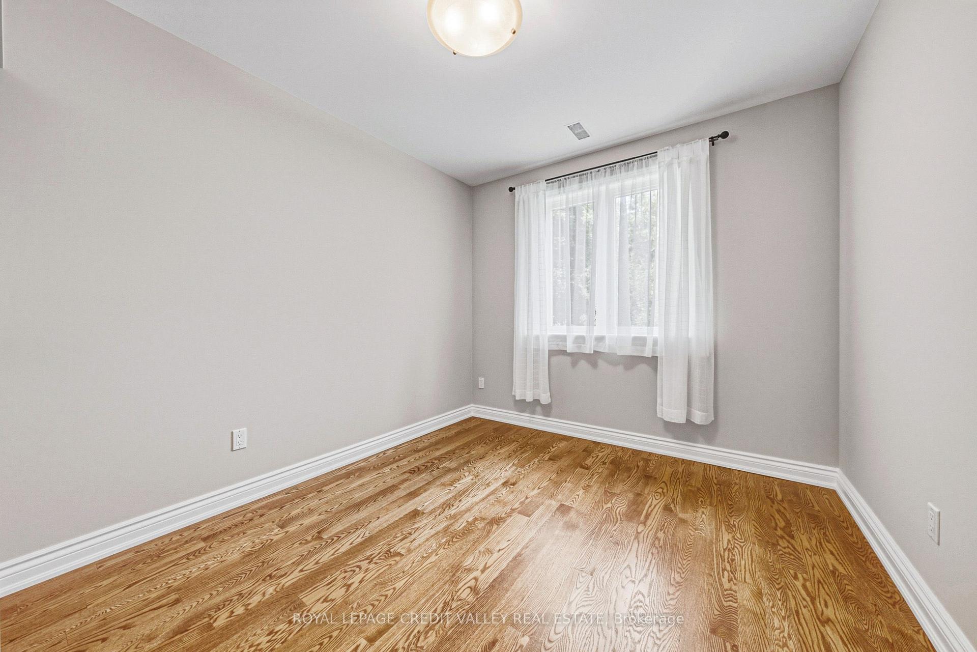 Photo 24 of 471 The Kingsway, Etobicoke, Kingsway South — HOMEH