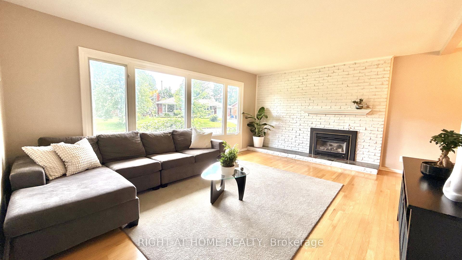 Photo 5 of 989 Goren Avenue, Ottawa, Elmvale Acres/Urbandale — HOMEH