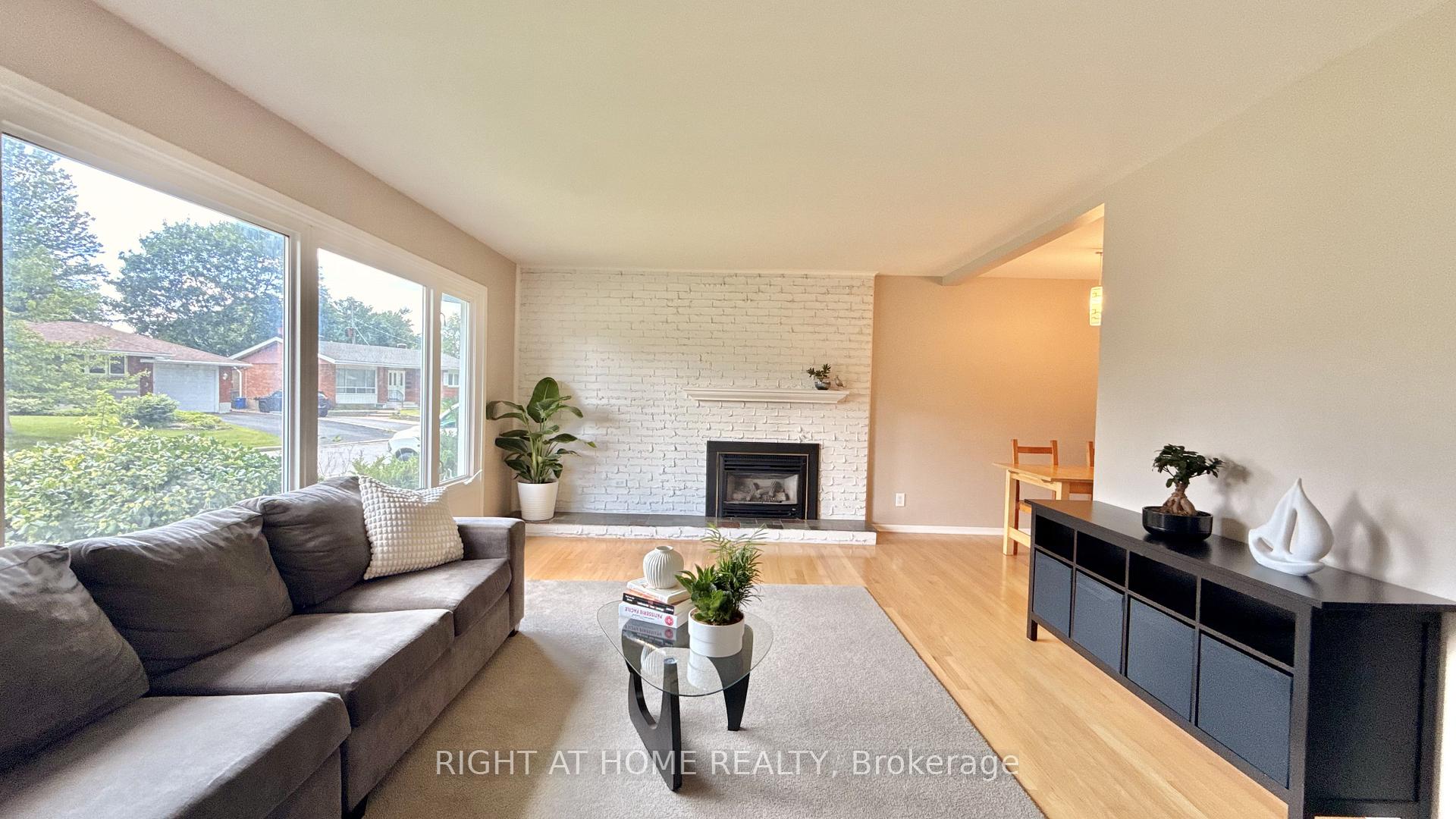 Photo 7 of 989 Goren Avenue, Ottawa, Elmvale Acres/Urbandale — HOMEH