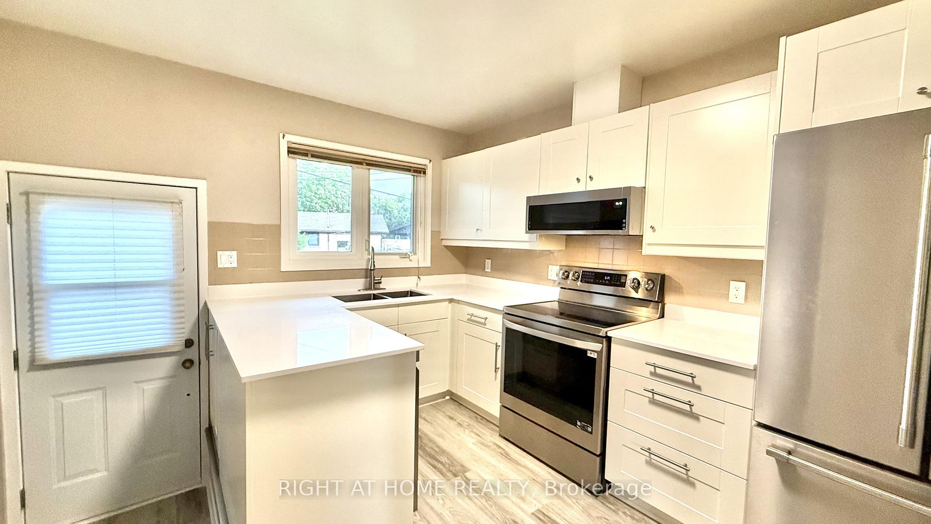 Photo 9 of 989 Goren Avenue, Ottawa, Elmvale Acres/Urbandale — HOMEH