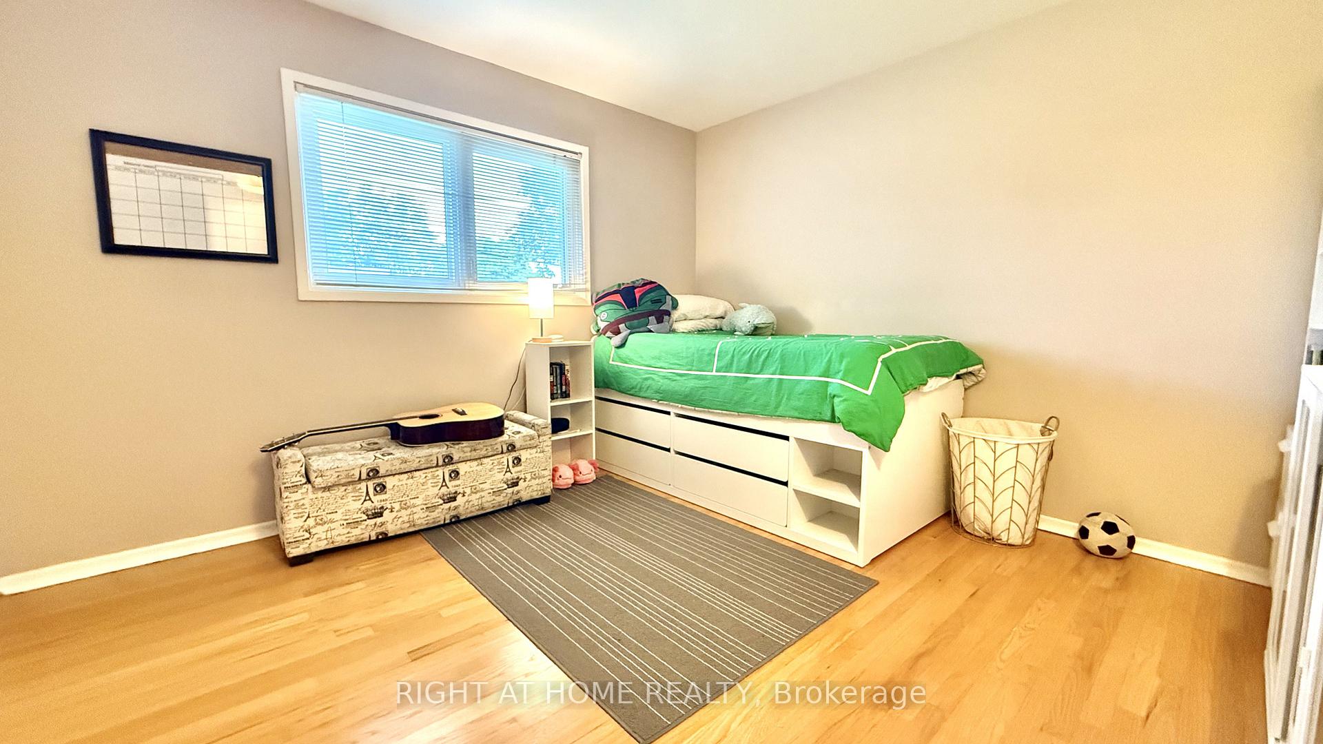 Photo 11 of 989 Goren Avenue, Ottawa, Elmvale Acres/Urbandale — HOMEH