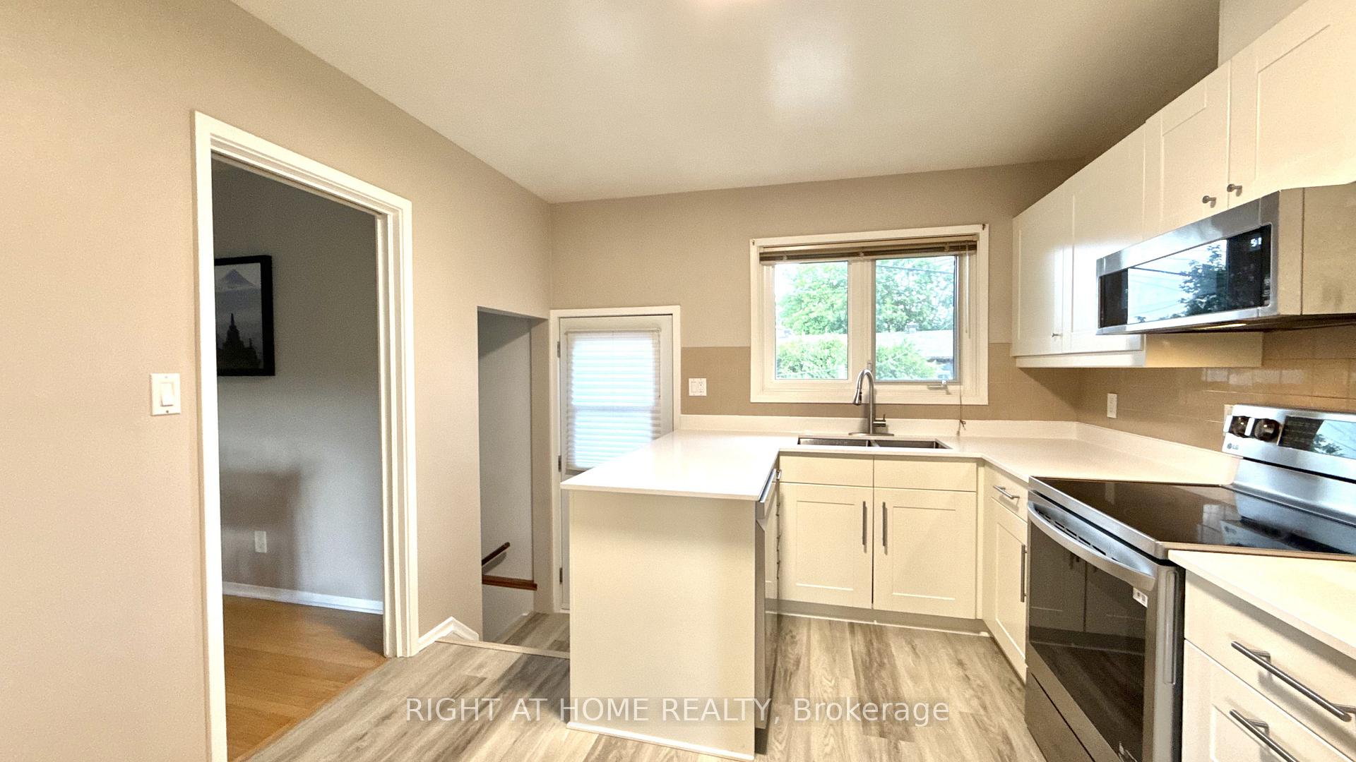 Photo 12 of 989 Goren Avenue, Ottawa, Elmvale Acres/Urbandale — HOMEH