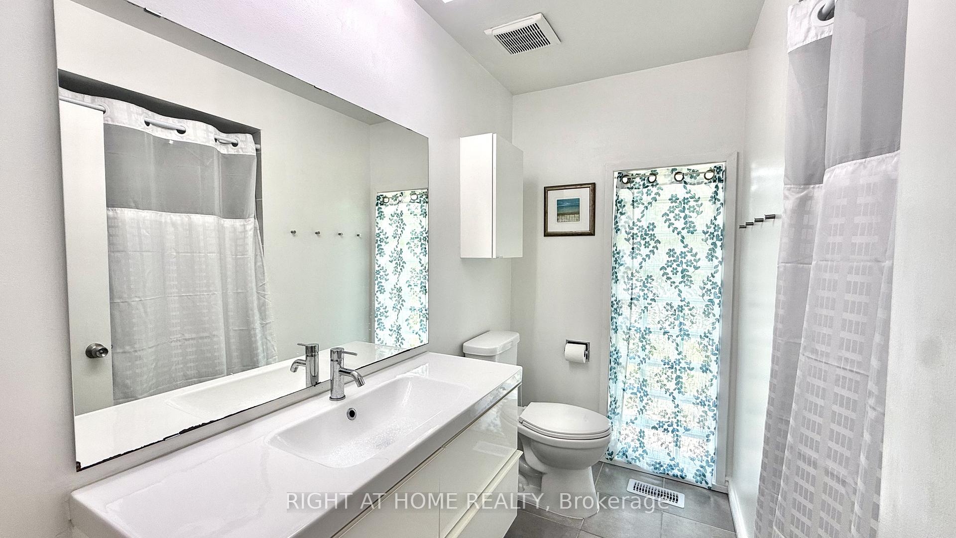 Photo 17 of 989 Goren Avenue, Ottawa, Elmvale Acres/Urbandale — HOMEH