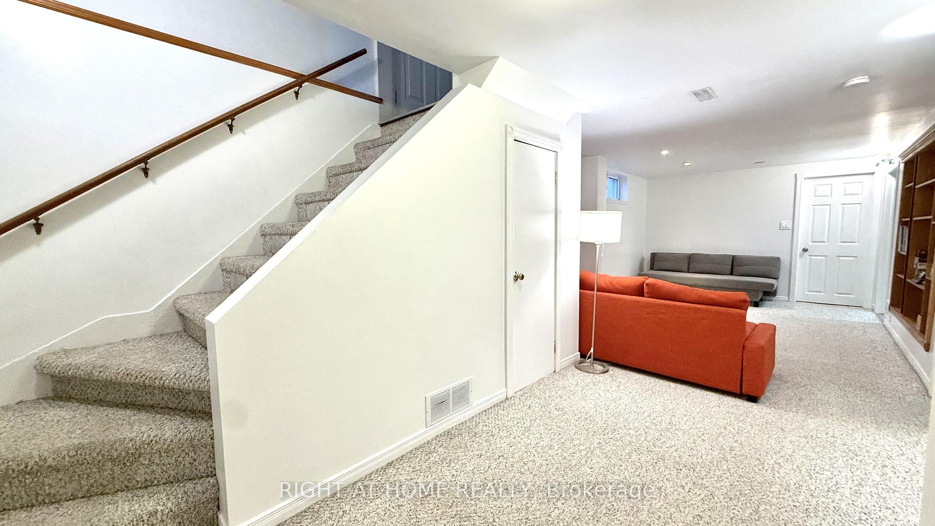 Photo 18 of 989 Goren Avenue, Ottawa, Elmvale Acres/Urbandale — HOMEH