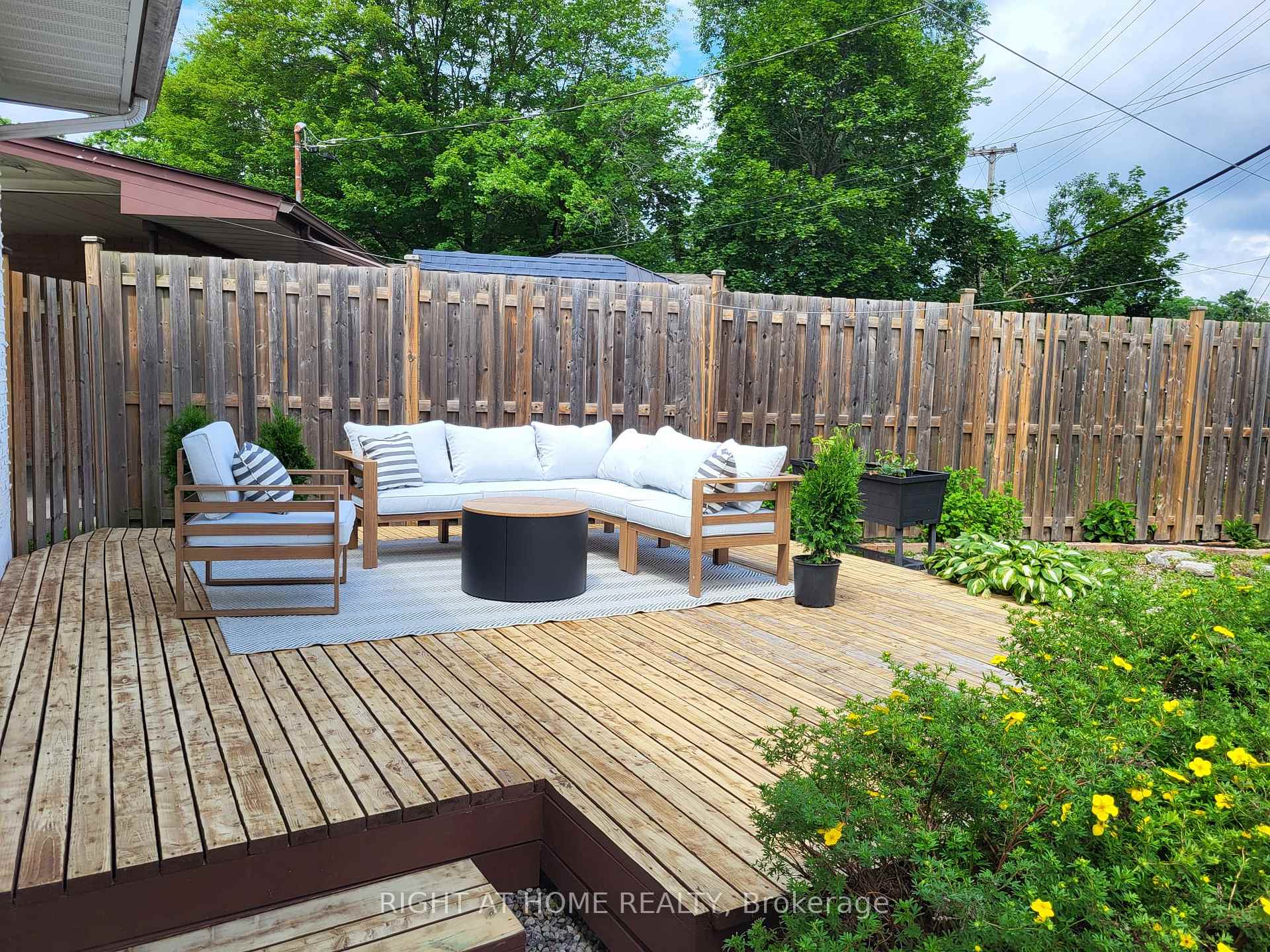Photo 25 of 989 Goren Avenue, Ottawa, Elmvale Acres/Urbandale — HOMEH