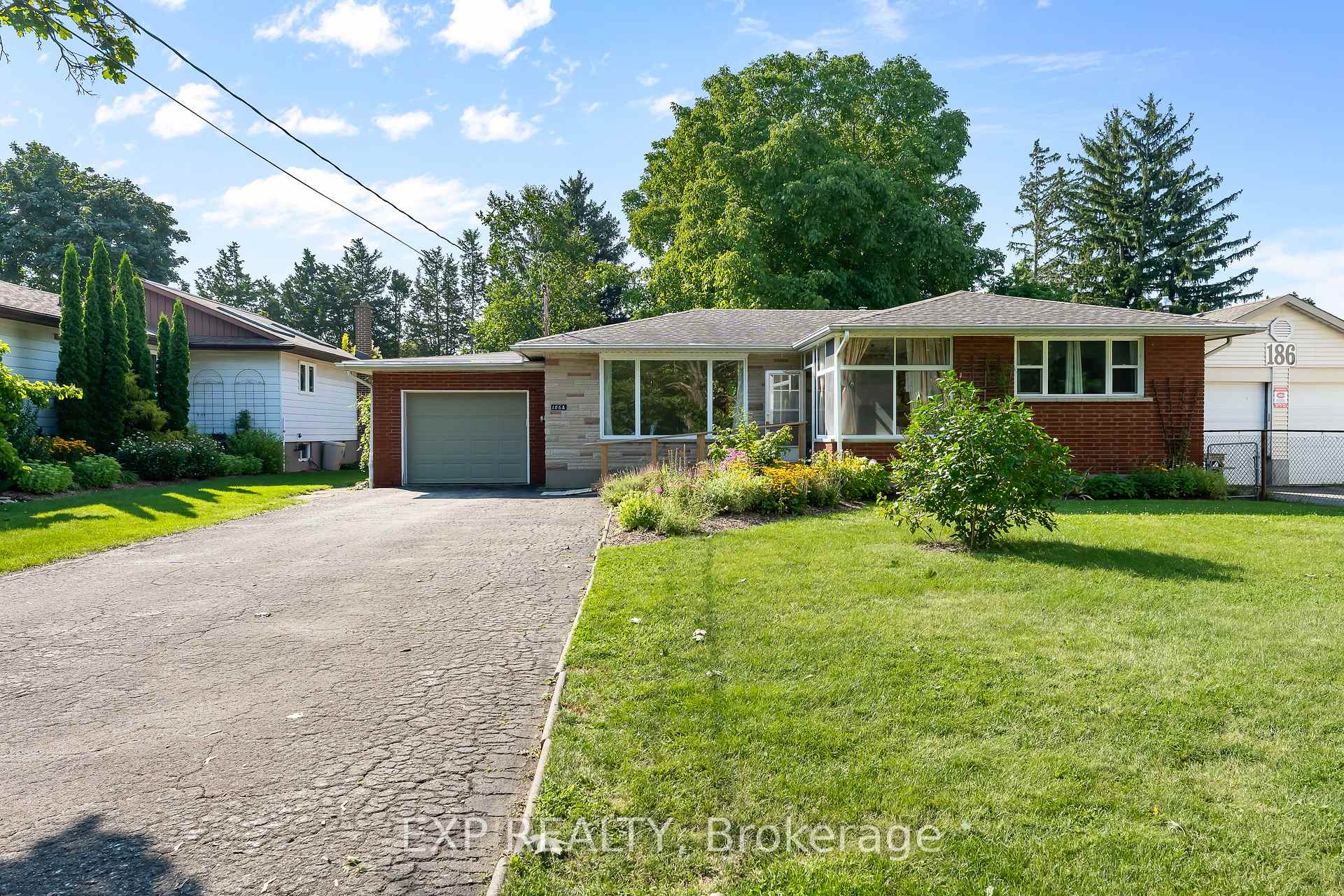 Photo 2 of 186A Lakeshore Road, St. Catharines, Vine/Linwell — HOMEH