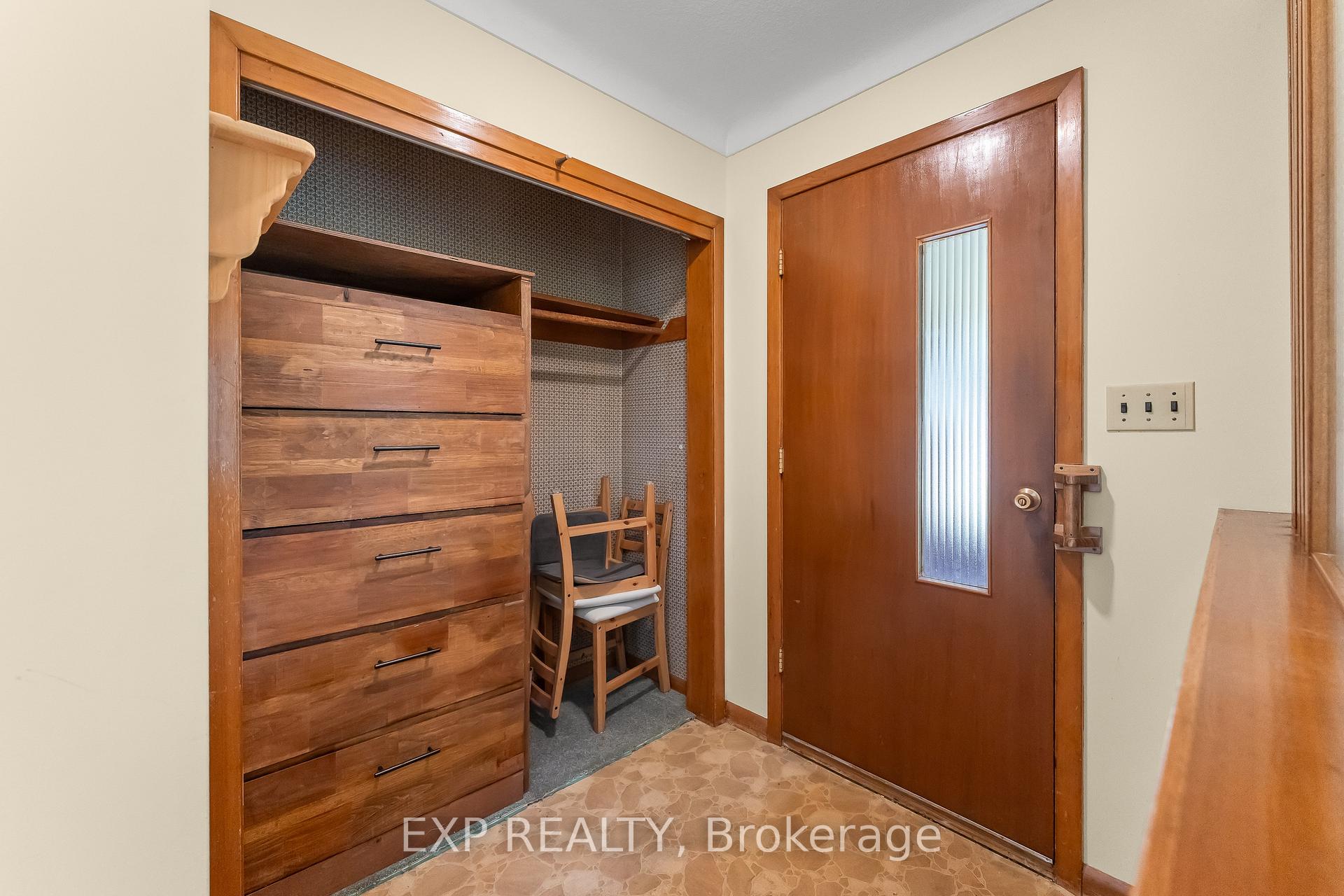 Photo 7 of 186A Lakeshore Road, St. Catharines, Vine/Linwell — HOMEH