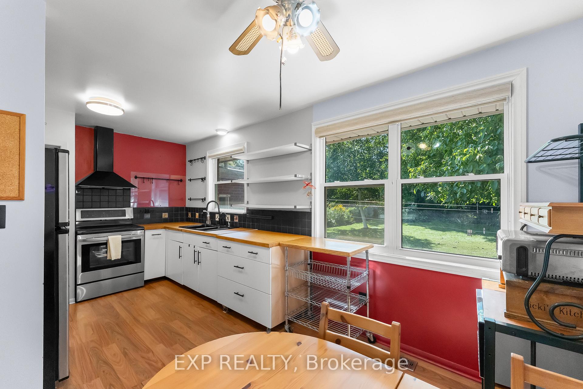 Photo 14 of 186A Lakeshore Road, St. Catharines, Vine/Linwell — HOMEH