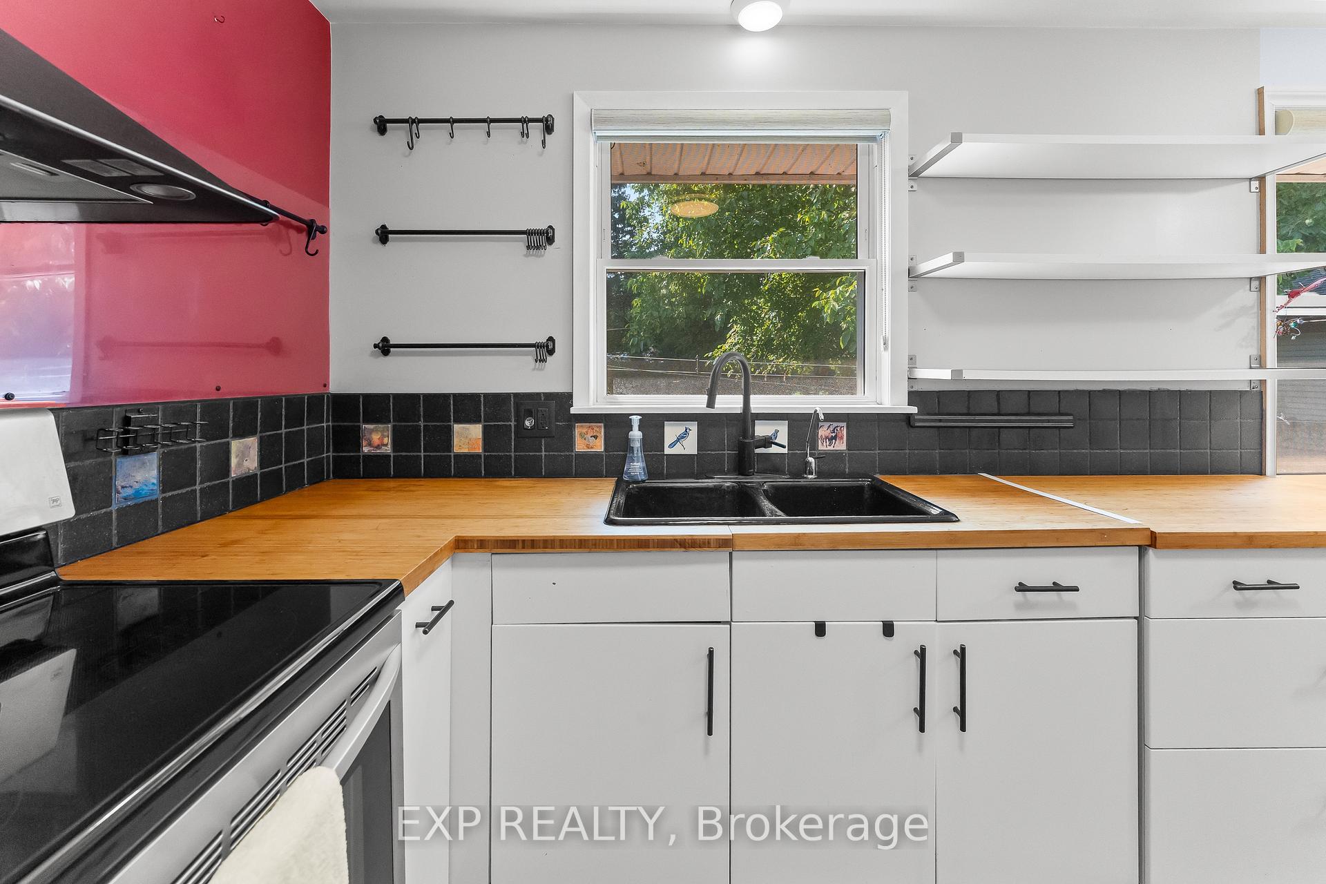 Photo 15 of 186A Lakeshore Road, St. Catharines, Vine/Linwell — HOMEH