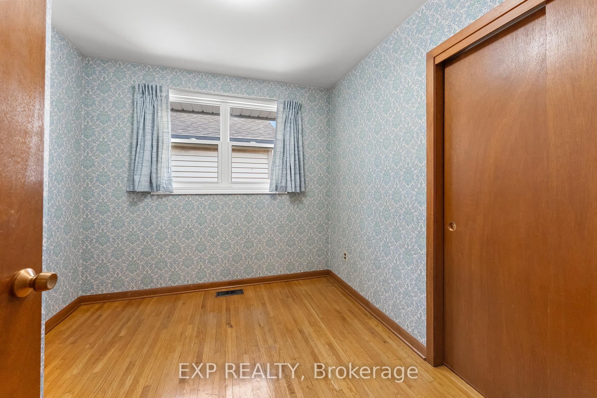 Photo 21 of 186A Lakeshore Road, St. Catharines, Vine/Linwell — HOMEH