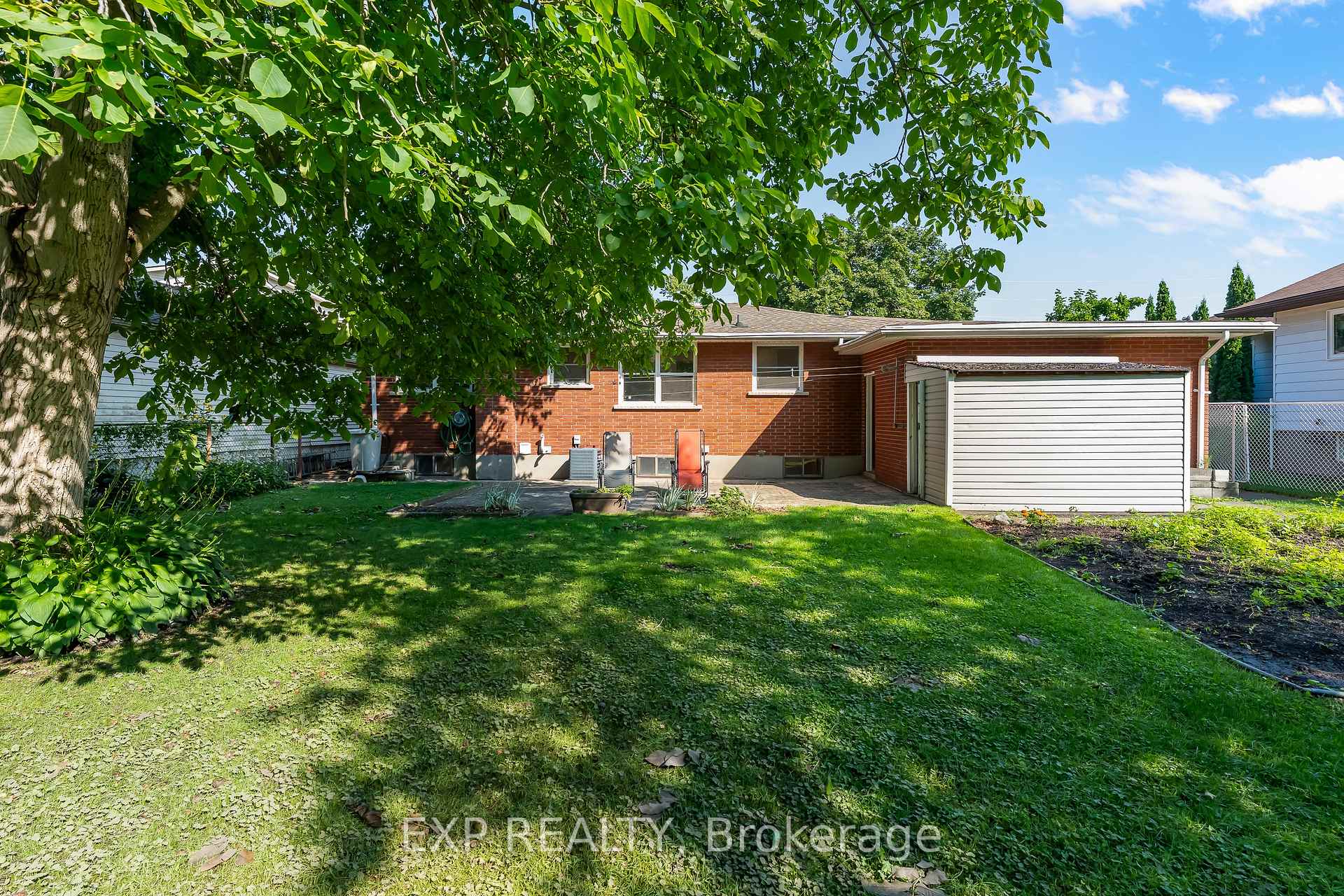 Photo 32 of 186A Lakeshore Road, St. Catharines, Vine/Linwell — HOMEH