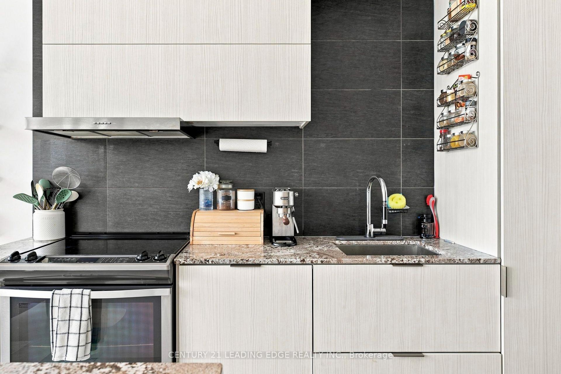 Photo 4 of Unit 2203, 101 Charles Street E, Toronto, Church-Yonge Corridor — HOMEH