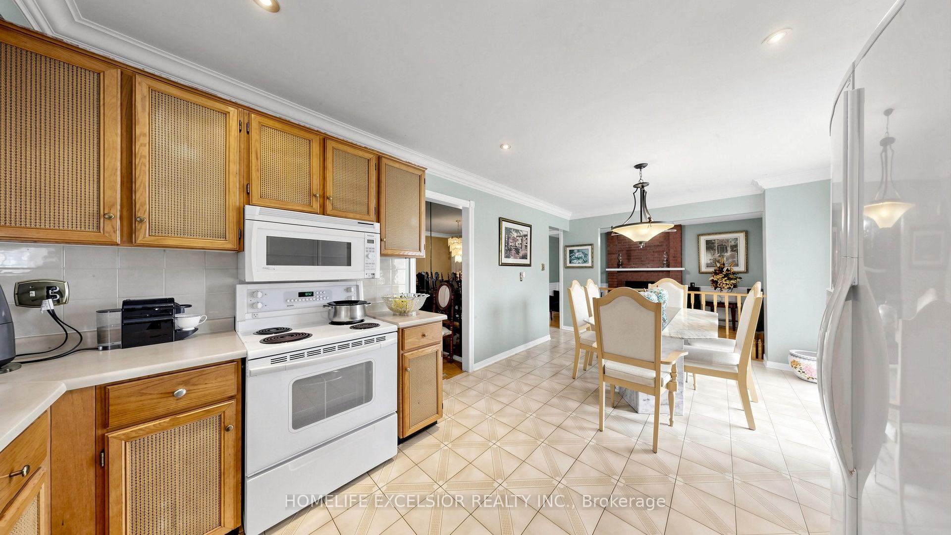Photo 15 of 190 Raymerville Drive, Markham, Raymerville — HOMEH