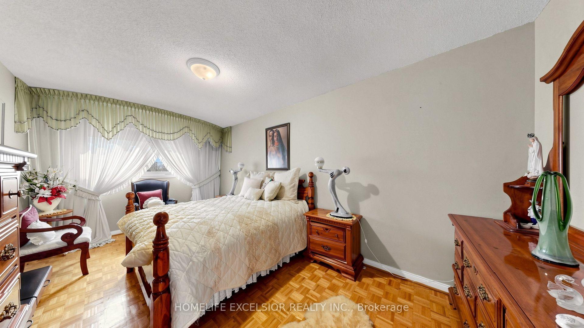 Photo 36 of 190 Raymerville Drive, Markham, Raymerville — HOMEH