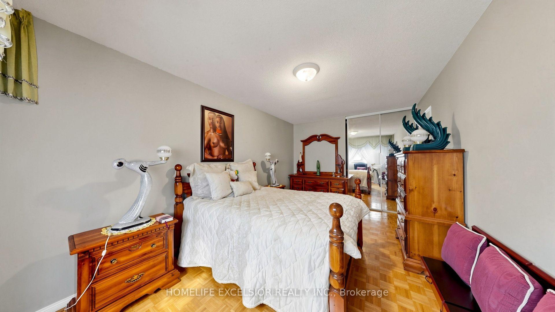 Photo 37 of 190 Raymerville Drive, Markham, Raymerville — HOMEH
